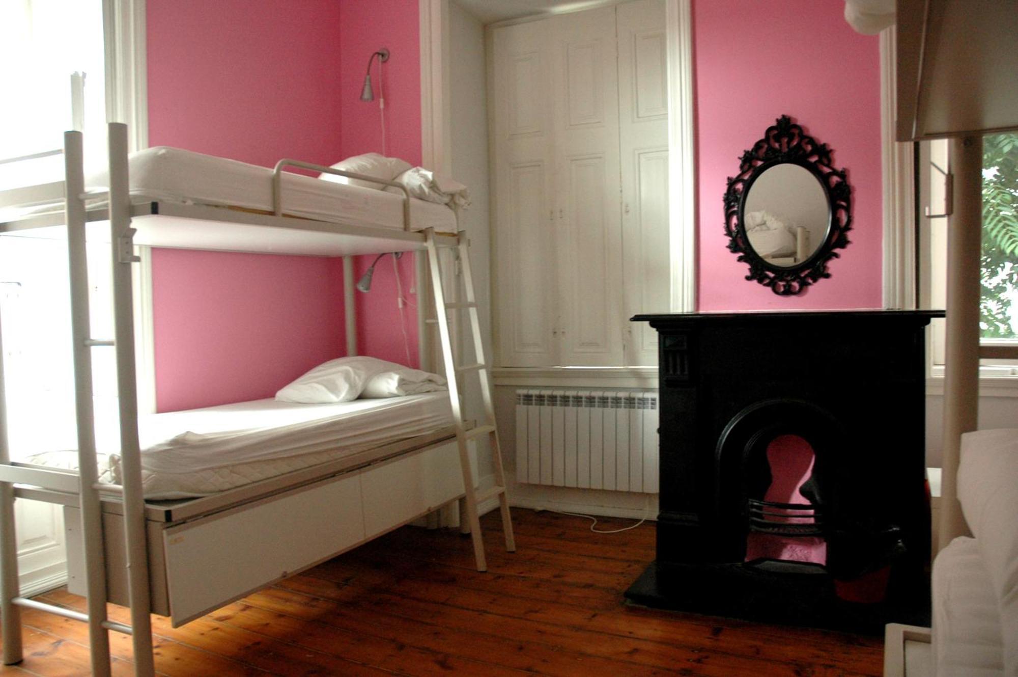 Safestay Lisbon Bairro Alto Room photo