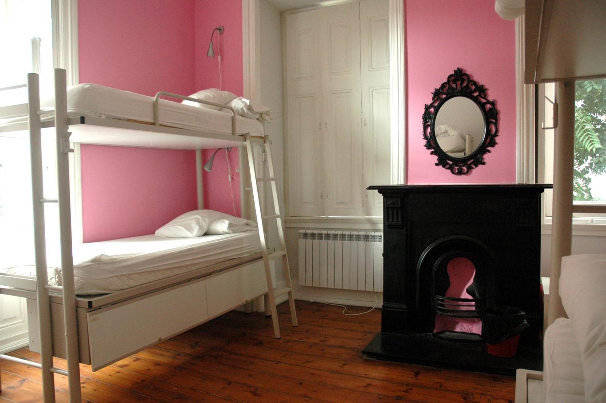 Safestay Lisbon Bairro Alto Room photo